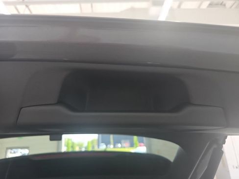 Certified 2025 Volkswagen Tiguan SE w/ Panoramic Sunroof Package AWD/4WD image 21
