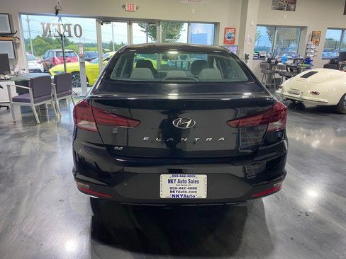 Used 2020 Hyundai Elantra SE FWD image 7