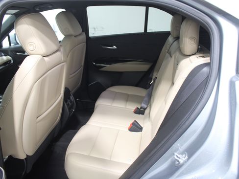 Used 2024 Cadillac XT4 Luxury w/ Cold Weather Package image 20