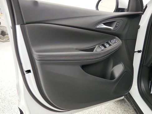 Used 2025 Buick Encore GX Preferred FWD image 31