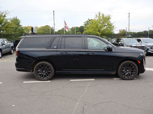 Used 2023 Cadillac Escalade ESV Sport w/ LPO, ONYX Package AWD/4WD image 22