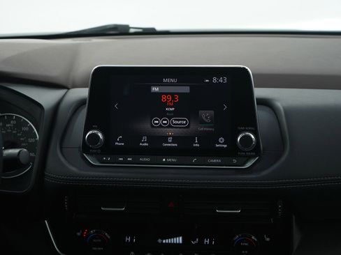 Used 2021 Nissan Rogue SV image 15