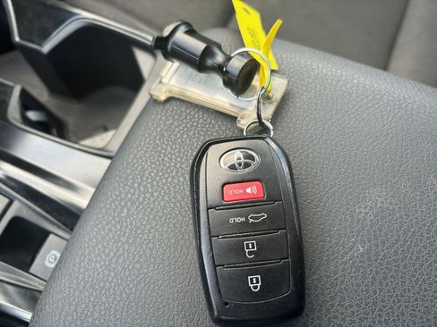 Used 2025 Toyota Camry LE image 22