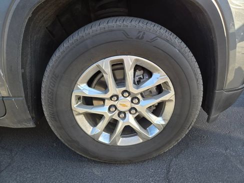 Used 2021 Chevrolet Traverse LS w/ LPO, Floor Liner Package FWD image 3
