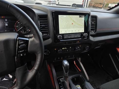 Used 2023 Nissan Frontier PRO-4X w/ Pro Convenience Package image 18