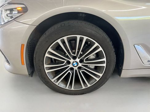 Used 2019 BMW 540i w/ Convenience Package RWD image 32