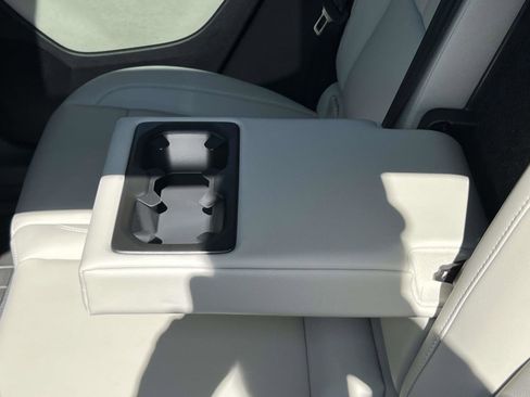 Used 2026 Volvo XC40 B5 Ultra w/ Climate Package image 9