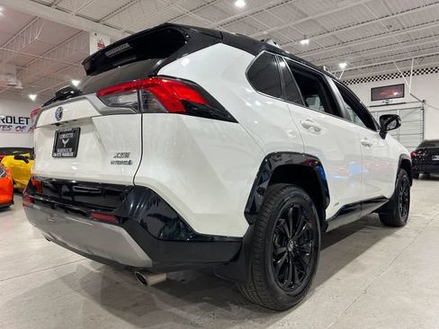Used 2022 Toyota RAV4 XSE AWD/4WD image 3