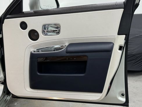 Used 2015 Rolls-Royce Ghost RWD image 42