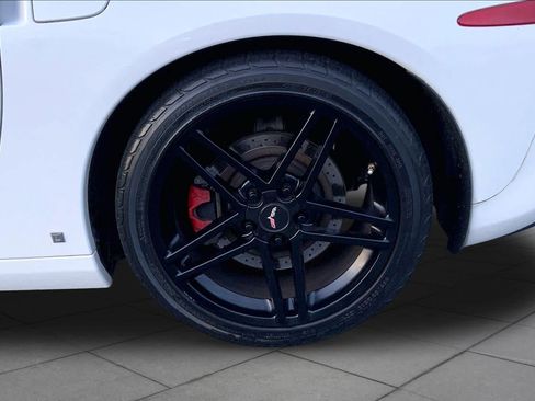 Used 2006 Chevrolet Corvette Coupe w/ Preferred Equipment Group RWD image 9