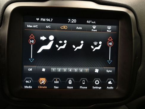 Used 2022 Jeep Renegade Latitude image 23