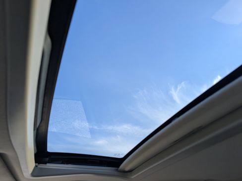 Used 2011 Toyota Sienna XLE image 25