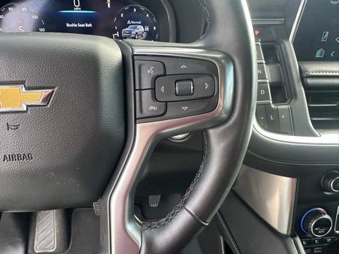Used 2023 Chevrolet Suburban Premier image 5