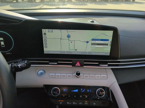 Used 2021 Hyundai Elantra Limited w/ Cargo Package image 21