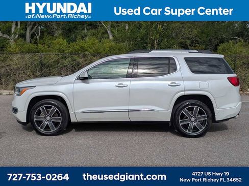 Used 2017 GMC Acadia Denali FWD image 2