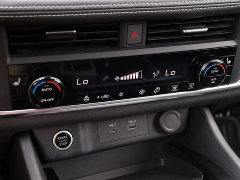 Certified 2023 Nissan Rogue SV w/ SV Premium B Package AWD/4WD image 19