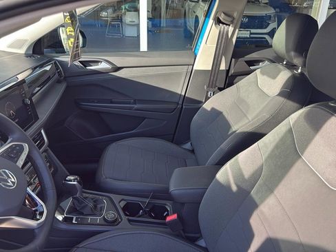 New 2025 Volkswagen Taos SE image 11