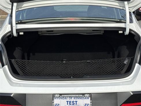 Certified 2025 Hyundai Elantra SEL image 18