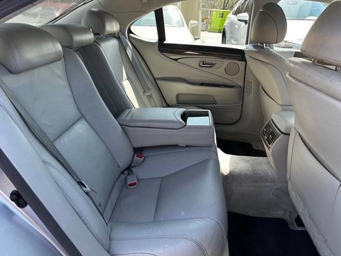 Used 2010 Lexus LS 460 image 9