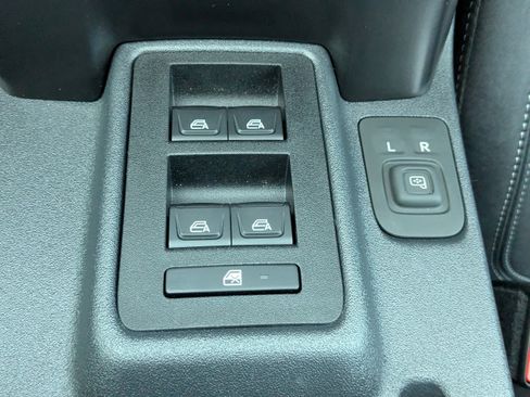 Used 2025 Ford Bronco Big Bend w/ Black Diamond Package image 23