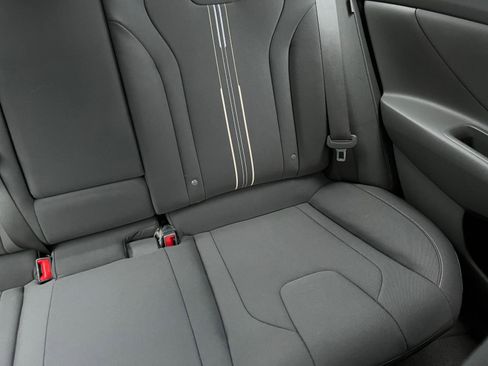 Used 2025 Hyundai Elantra SEL image 38