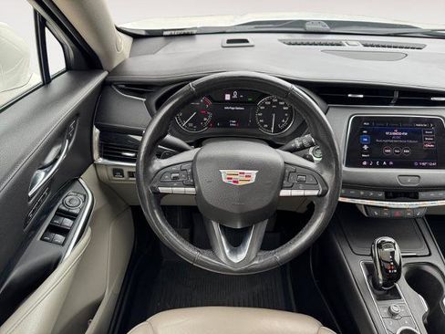 Used 2020 Cadillac XT4 Premium Luxury w/ LPO, Radiant Package FWD image 12