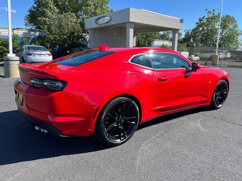 Used 2019 Chevrolet Camaro LT RWD image 5