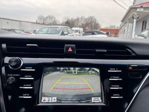 Used 2018 Toyota Camry XSE image 20