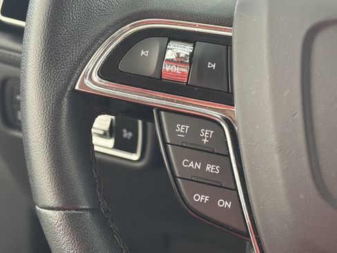 Certified 2023 Lincoln Nautilus AWD w/ Premium Package image 12