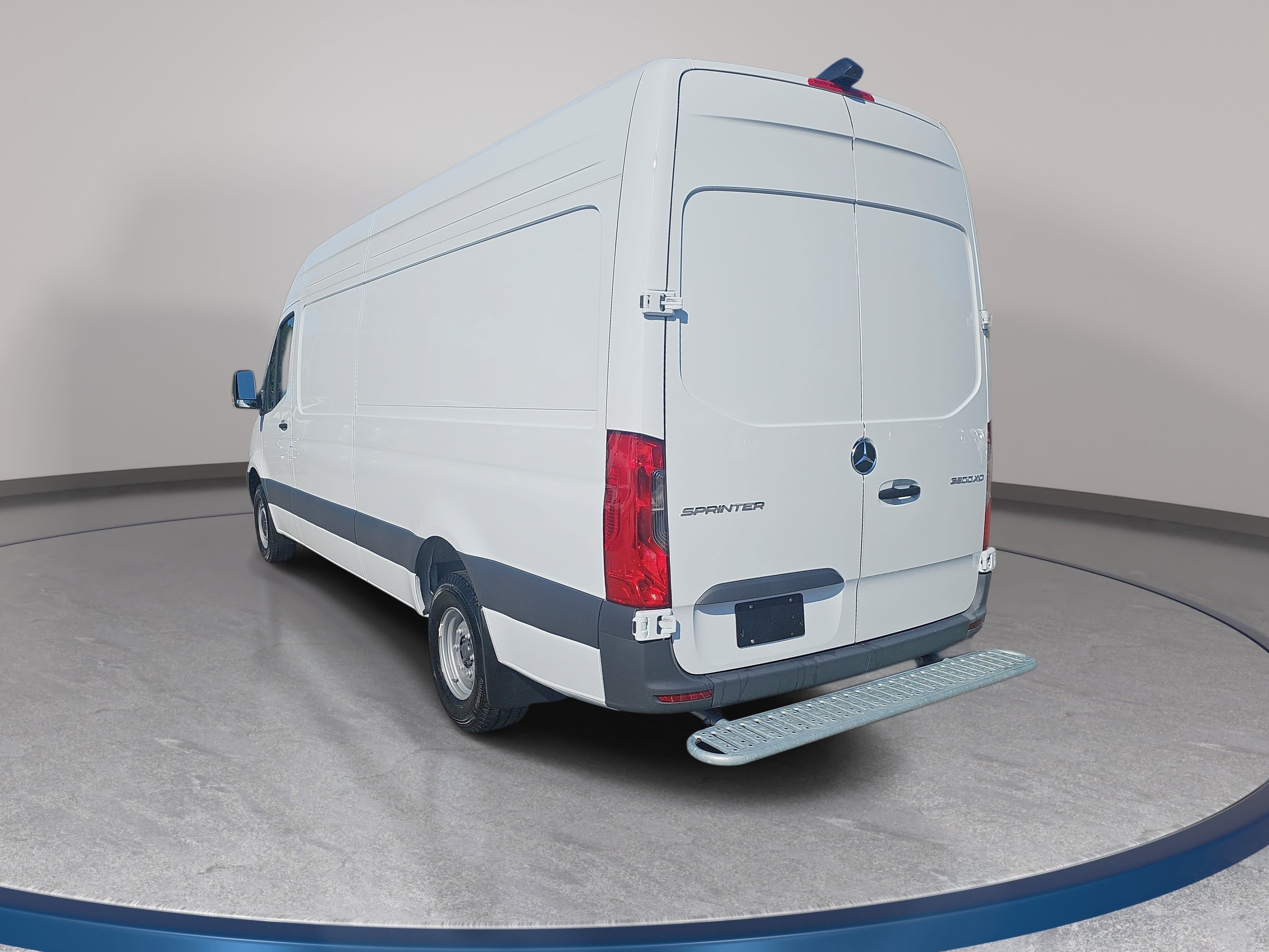 Used 2025 Mercedes-Benz Sprinter 3500 image 7
