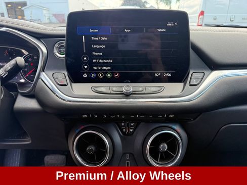 Used 2023 Chevrolet Blazer LT FWD image 16