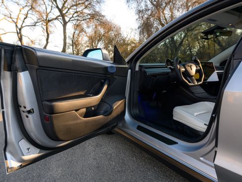 Used 2018 Tesla Model 3 Long Range image 81