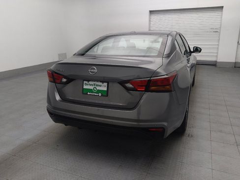 Used 2025 Nissan Altima 2.5 SV FWD image 7