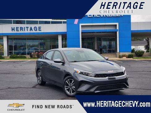 Used 2023 Kia Forte LXS image 1