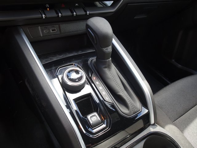Used 2023 Chevrolet Colorado Trail Boss w/ Advanced Trailering Package AWD/4WD image 17