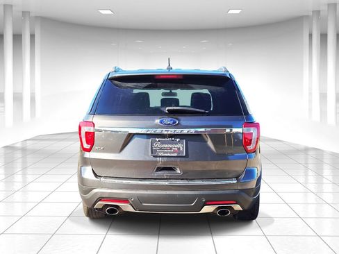 Used 2018 Ford Explorer XLT w/ Equipment Group 202A image 4