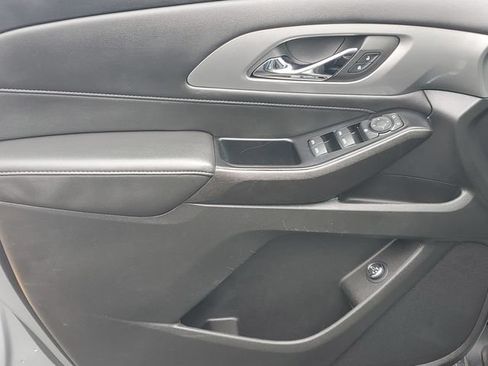 Certified 2023 Chevrolet Traverse LT FWD image 16