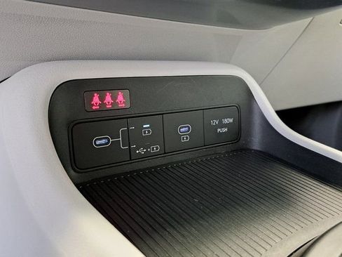 Used 2025 Hyundai Kona SEL FWD image 16