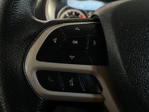 Used 2017 Jeep Cherokee Sport image 30