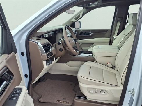 New 2026 GMC Yukon Denali w/ Denali Reserve Package image 18