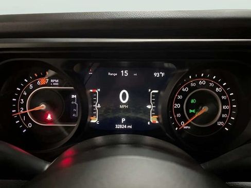 Used 2025 Jeep Wrangler Unlimited Rubicon AWD/4WD image 10