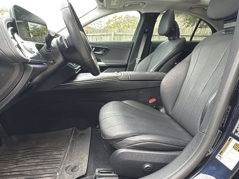 Used 2024 Mercedes-Benz E 350 4MATIC Sedan image 9