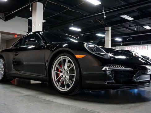 Used 2012 Porsche 911 Carrera S image 2