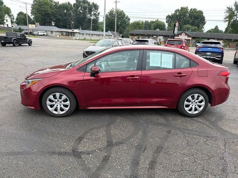 Used 2023 Toyota Corolla LE FWD image 4