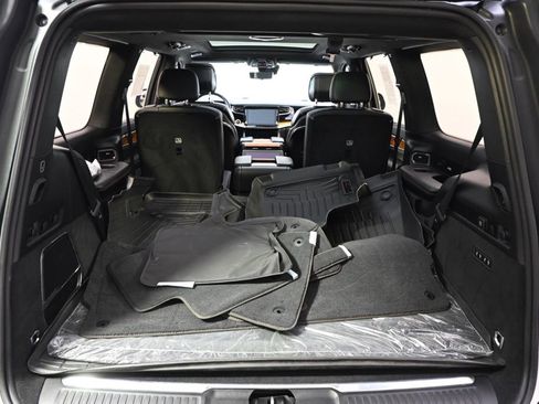 Used 2022 Jeep Grand Wagoneer Series III w/ HD Trailer Tow Package image 19