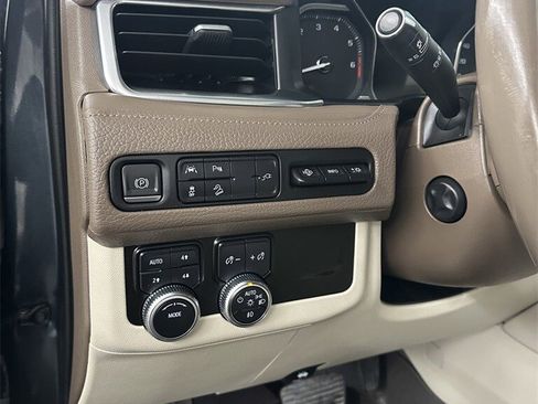 Used 2021 GMC Yukon XL Denali w/ LPO, Illumination Package image 16