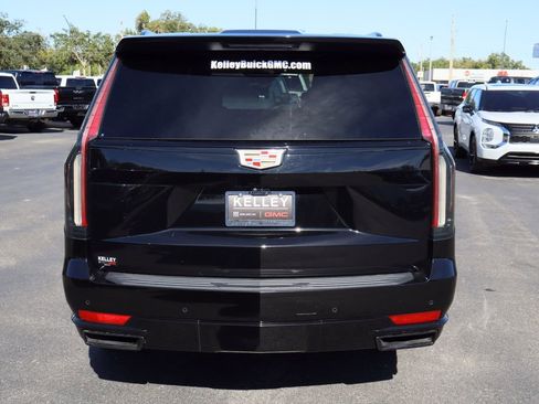 Used 2021 Cadillac Escalade Sport Platinum image 8