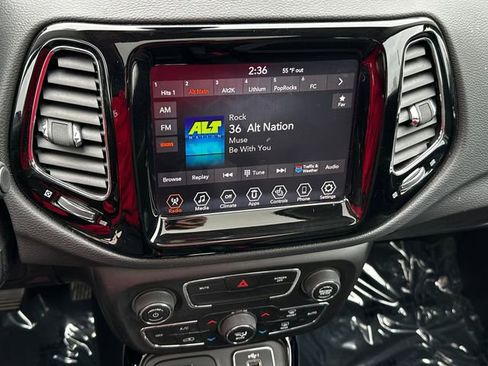 Used 2020 Jeep Compass Limited w/ Premium Lighting Group AWD/4WD image 22