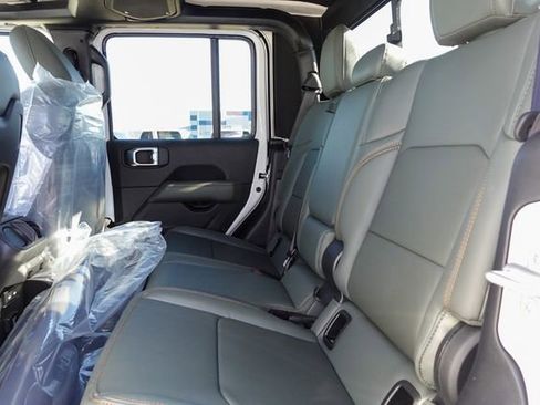 New 2026 Jeep Gladiator Mojave image 25