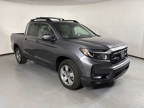 Used 2025 Honda Ridgeline RTL image 2